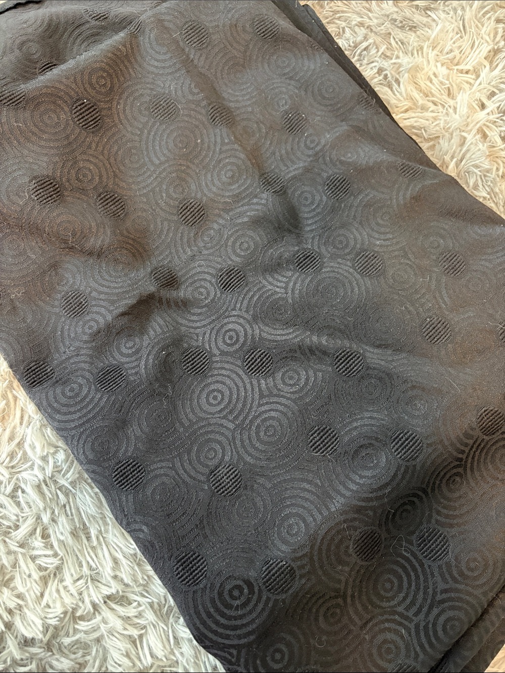Textured Black Circle-Pattern Table cloth